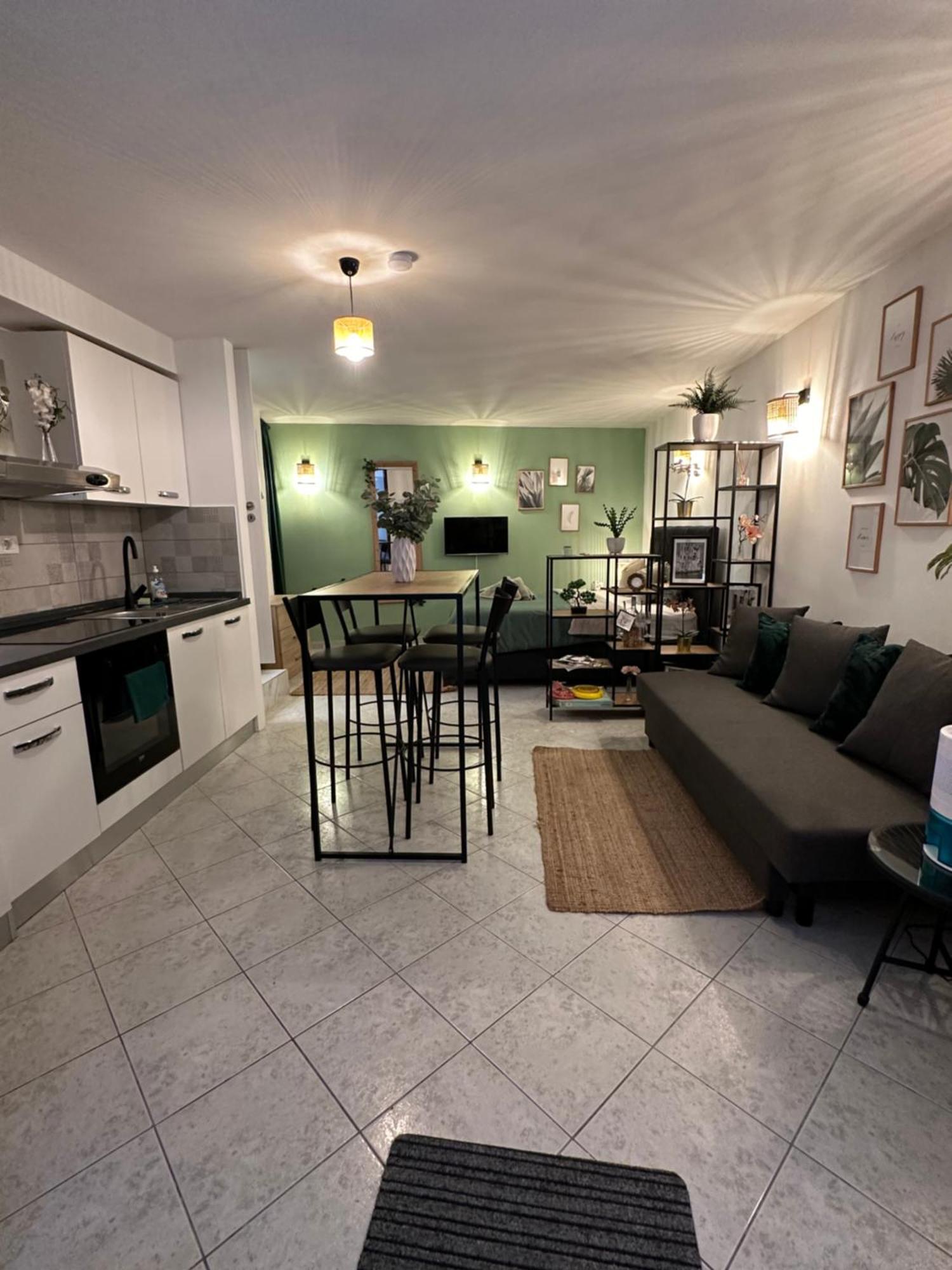 Apartment Avareen Verde Old-Town 150M To The Sea 로비니 외부 사진